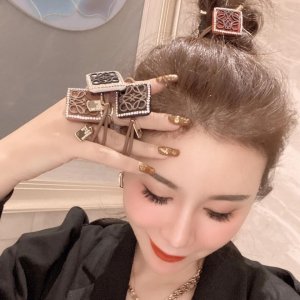 人気 新作 ヘアアクセサリー ブランドの人気 レディース 人...