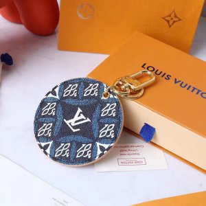 人気 LOUIS VUITTON ケース キーリング チャー...