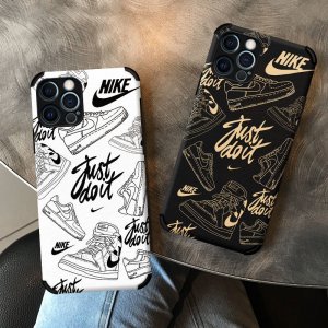 人気 NIKE / ナイキ ケース iPhone 13/13...