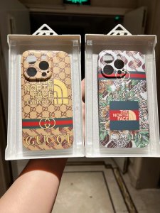 【2022新作】人気 GUCCI / グッチ チメント ケー...