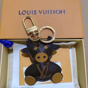 LOUIS VUITTON (ルイヴィトン) 超可愛い 牛さん モノグラム アニマル チャーム キーホルダー キーリング 飾り 鞄飾り 芸能人愛用 財布飾り プレゼント勧め 海外通販 送料無料[#122215]