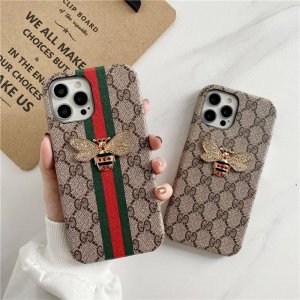 【2022新作】人気 GUCCI / グッチ 蜂の装飾用アタッチメント ケース iPhone 14/14 Plus/14 Pro/14 Pro Max/13/13 Pro/13 Pro Max/12 Pro/12 Pro Max/11 PRO/MAX/XS/8/7 plus ケース ファッション ブランド [#case202208242]