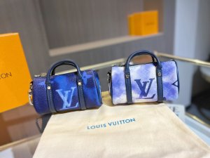 人気 LOUIS VUITTON 小銭入れ 小さな旅行バッグ チャームツイスト ルイヴィトン モノグラム ファッション SALE価格で大放出 送料無料[#case2022090822]