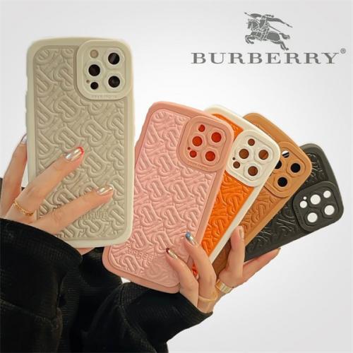 バーバリー iPhone15/14ケース BURBERRY  iPhone15pro/15pro max/15plus/iPhone14pro/pro max/plus/13/13 pro/13pro max ケース 人気 可愛い風 モノグラム 携帯カバー iphone12/12pro/12pro11max/11/11pro/xs/xsmax アイフォン ブランド スマホケース おしゃれ バーバリー 立体 エンボスロゴ