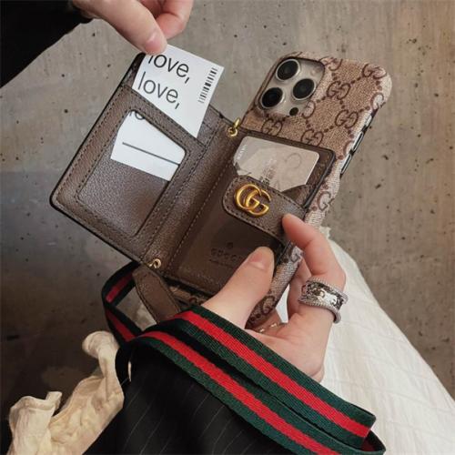 エレガント グッチ Gucci アイフォン 15 TPU ケース ポケット 付き カード収納 ハイ ブランド モノグラム ロゴ グッチ風 高級 おしゃれ キャンバス 落下防止 携帯 カバー 耐衝撃 ショルダーベルト ビジネスマン OL pro max アイフォン ケース カードポケット ハンドル