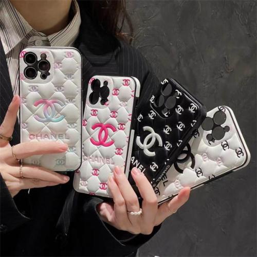 可愛い chanel iphone スマホケース アイフォン ケース iphone ケース 人気 15 シャネル 風 携帯 カバー アイホン ブランドロゴ モノグラム ファッション chanel風 芸能人愛用 激安 高品質 ハイブランド キルティング加工