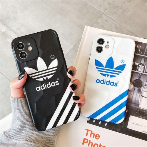 アディダス ブランドiphone15ケース Adidas ソフトレザー ハイクオリティ iphone14plus/14pro maxケース ファッション アイフォン 13/13pro/13pro max カバー レディース メンズ iphone12/11/12pro max ケース