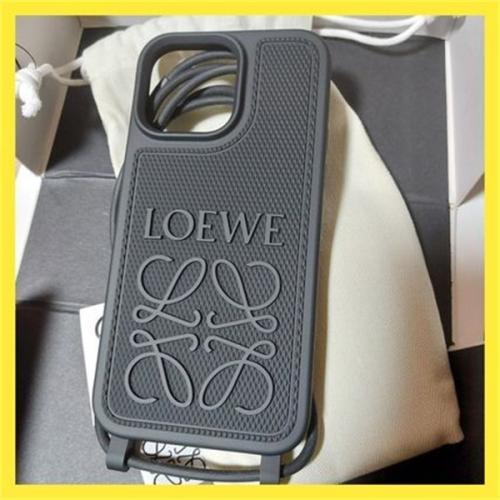 ロエベ LOEWE アナグラム iPhoneケース ネックストラップ付き ブラック 高級 ブランド ケース 耐衝撃 おしゃれ ストラップホール付き ファッション IPHONE16 PRO MAX14 PRO MAX 15 16ケース ブランド アイフォン15 16ケースファッション