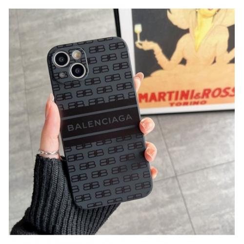 全機種対応バレンシアガ Balenciaga モノグラムブラック iPhone ケース 高級感 シンプルデザイン iPhone 14/15 Pro Maxケース 高品質 新作 ファッション IPHONE16 PRO MAX14 PRO MAX 15 16ケース ブランド アイフォン15 16ケースファッション 人気