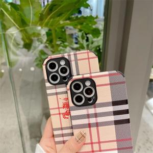 バーバリー Burberry チェック柄 iPhoneケース クラシックロゴ＆ナイトデザイン全機種対応  高品質 新作 ファッション IPHONE16 PRO MAX14 PRO MAX 15 16ケース ブランド アイフォン15 16ケースファッション