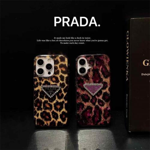 PRADA プラダ iPhoneケース iPhone 14/15/16 Pro Max対応 レオパード柄 グリッターケース ブランドロゴ付き 高級感 スマホケース 新作 ファッション 全機種対応 グーグルピクセル9 Pro Xl 8a 6a 7a 8 Proケース ブランド Google 7a 8 7pro/ 6pro 6aケース ファッションライン デザイン Google Pixel 9/8/7シリーズ対応 人気 高品質 新作 ファッション IPHONE16 PRO MAX14 PRO MAX 15 16ケース ブランド アイフォン15 16ケースファッション 全機種対応